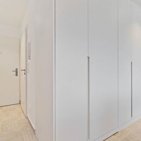 Modern Studio With King Bed, Walk To Attractions Люксембург Екстериор снимка