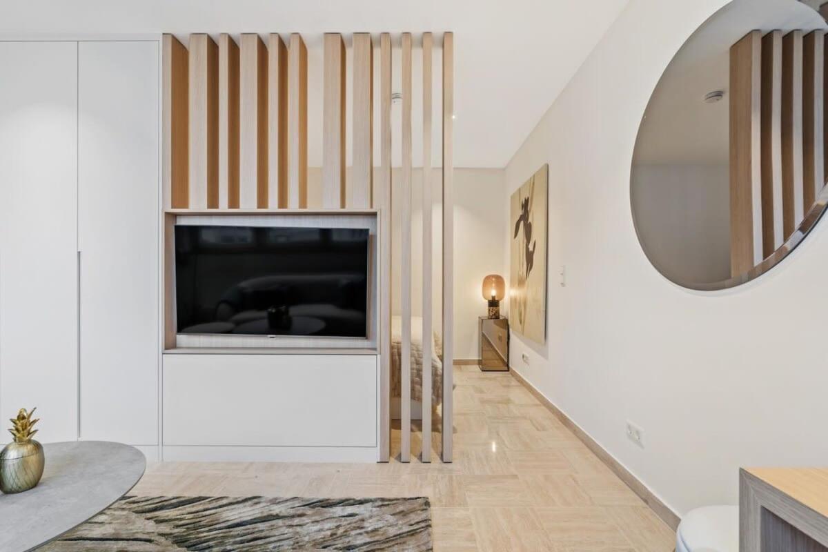 Modern Studio With King Bed, Walk To Attractions Люксембург Екстериор снимка