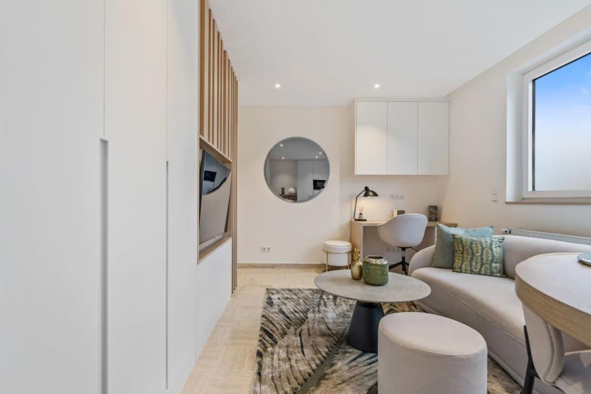 Modern Studio With King Bed, Walk To Attractions Люксембург Екстериор снимка