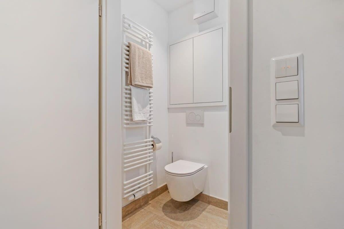 Modern Studio With King Bed, Walk To Attractions Люксембург Екстериор снимка