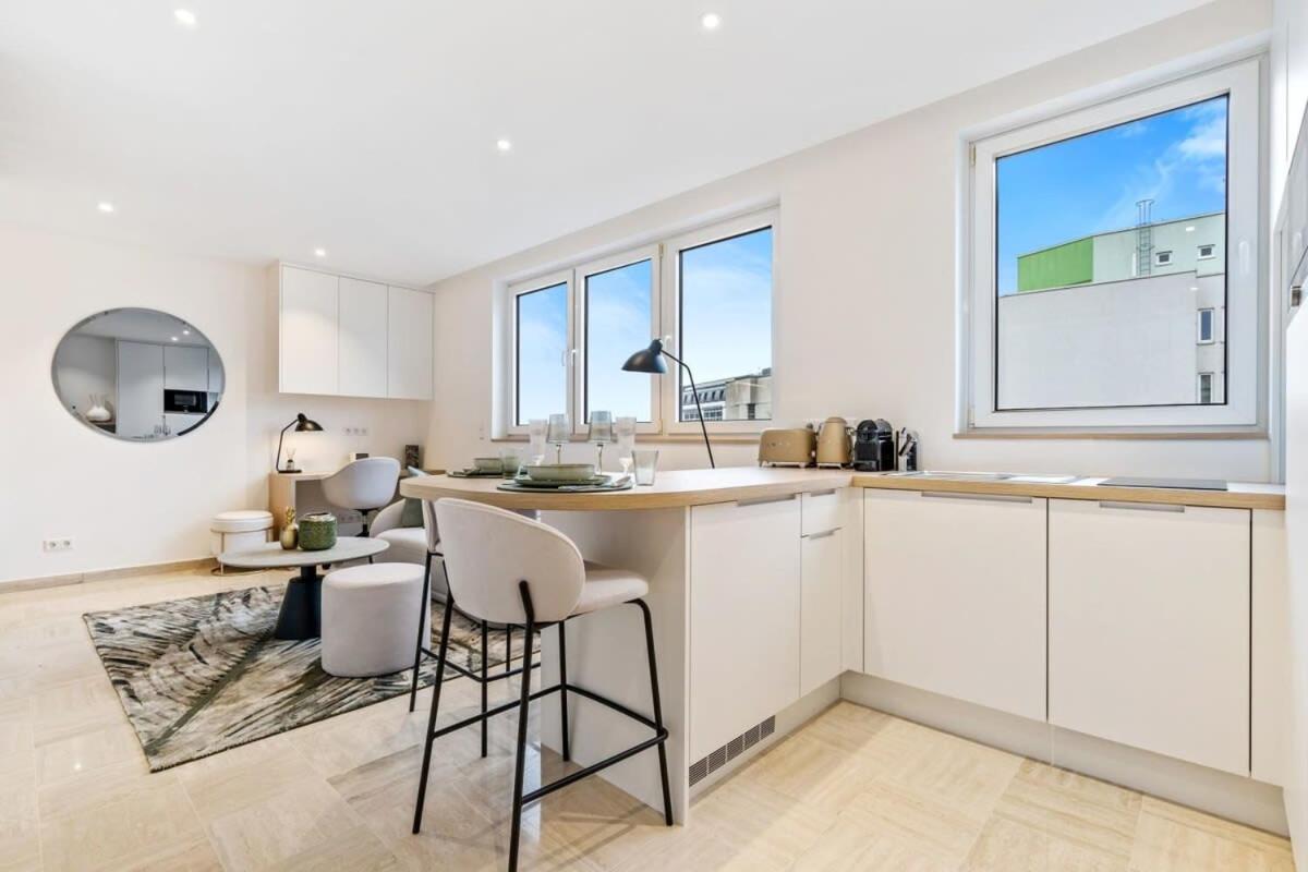 Modern Studio With King Bed, Walk To Attractions Люксембург Екстериор снимка